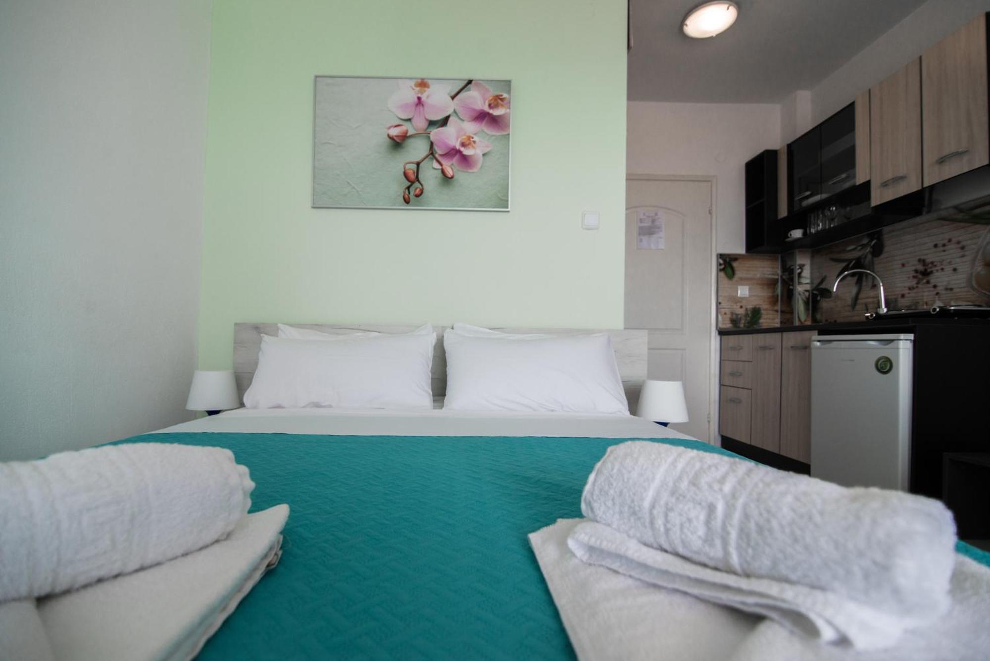 Dias Apartments Мола Калива Екстериор снимка