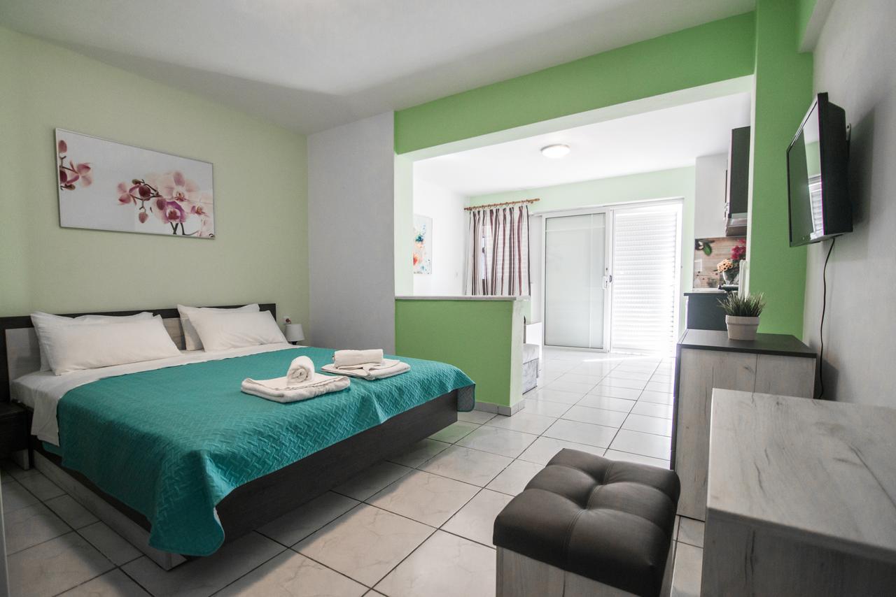 Dias Apartments Мола Калива Екстериор снимка
