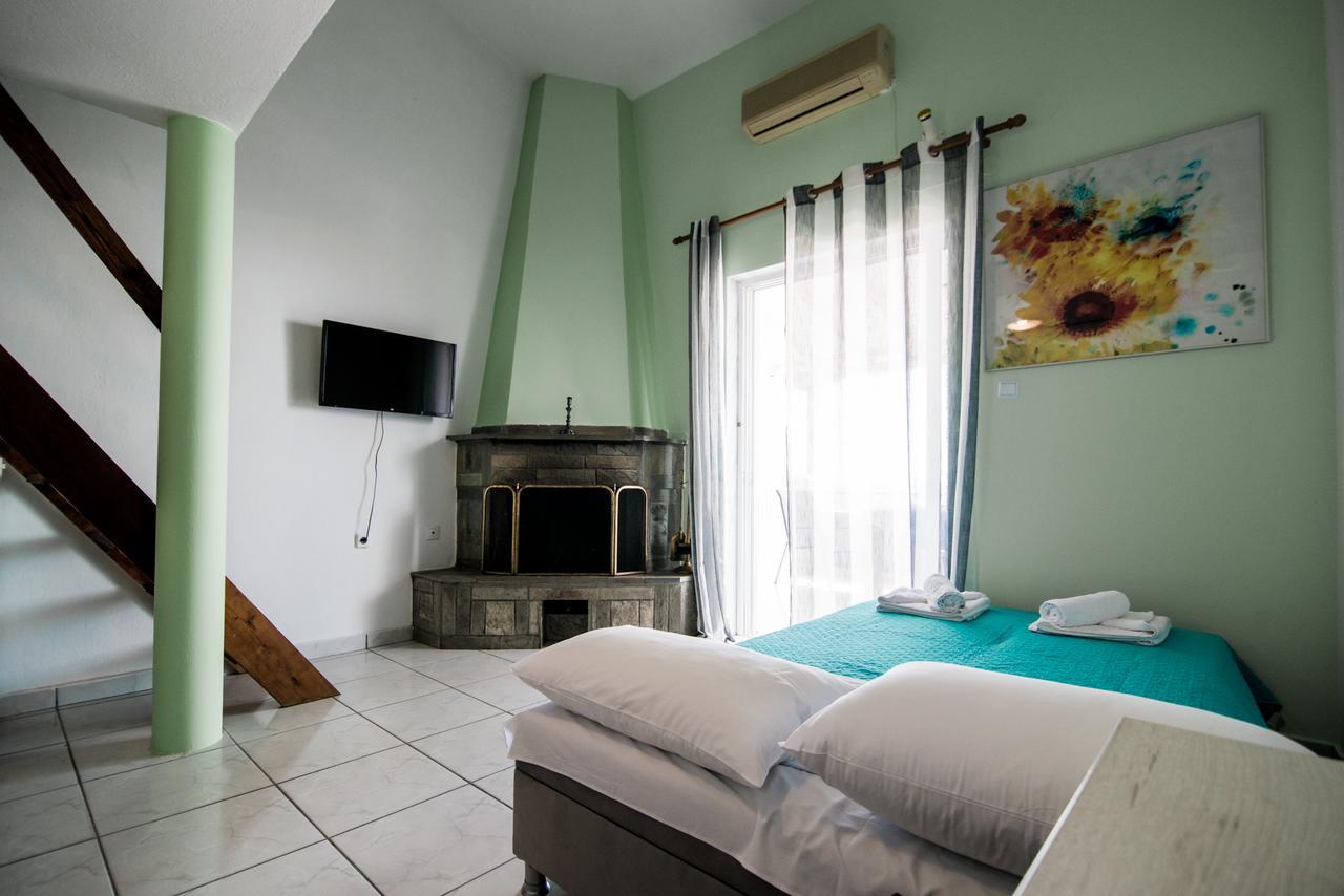 Dias Apartments Мола Калива Екстериор снимка
